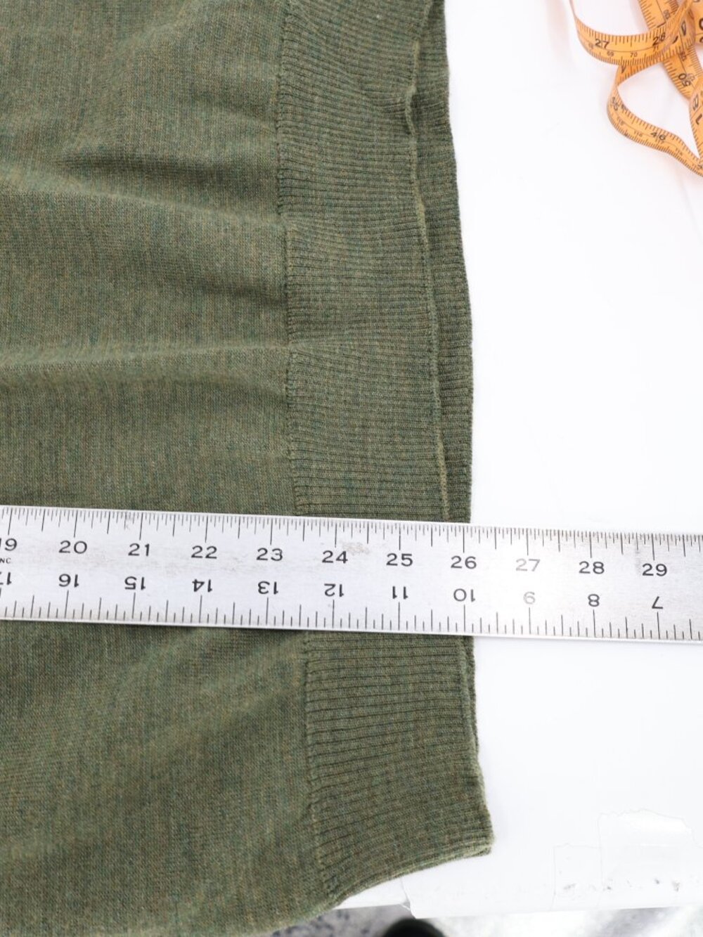 NWT J Crew Sweater Vest Mens Large Merino Wool V Neck Sleeveless Green preppy - Picture 6 of 8